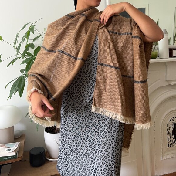 Beautiful Fall Shawl - Picture 2 of 4